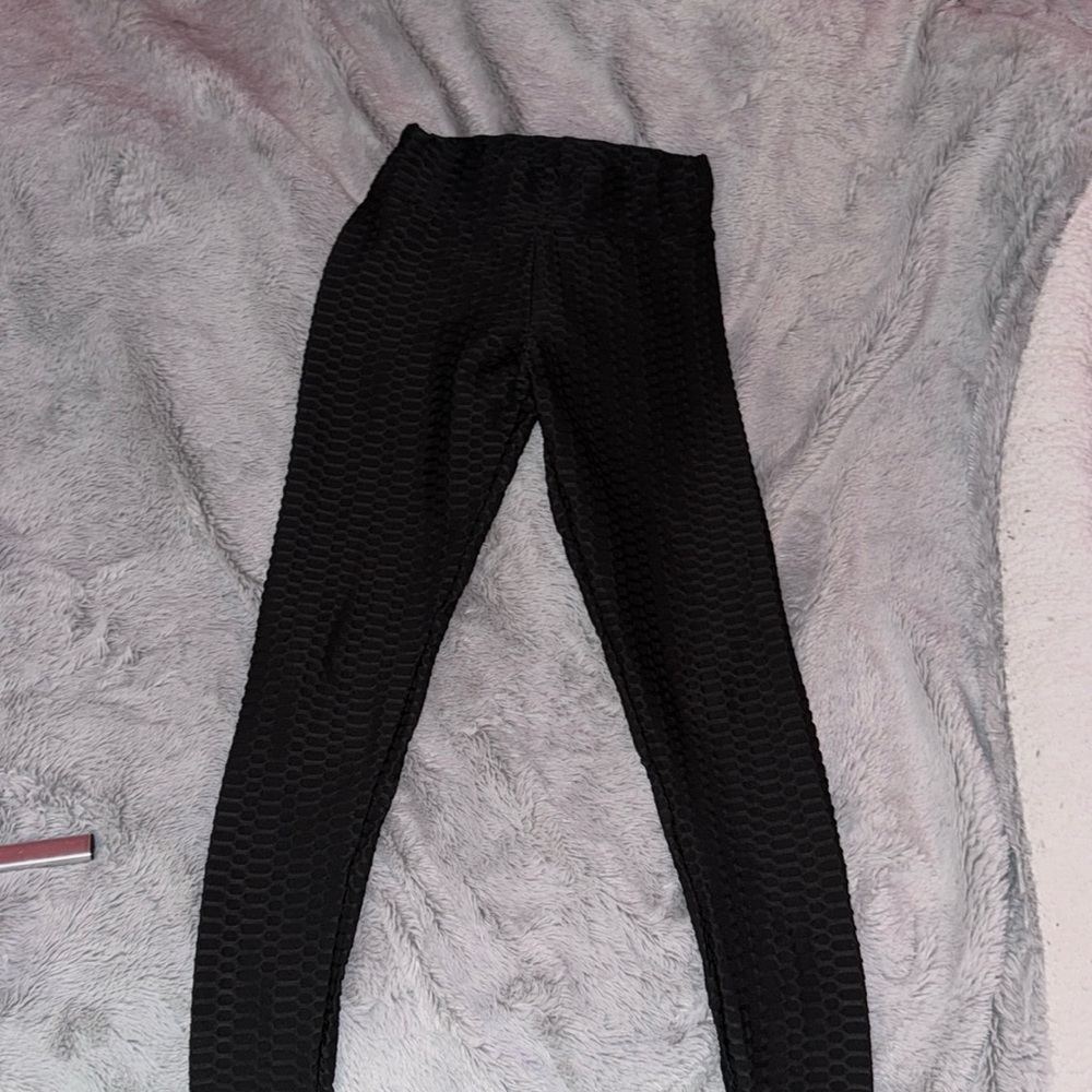 Black TikTok, scrunch bum leggings